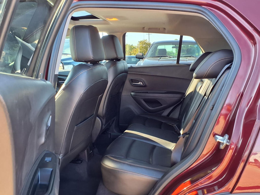 Thumbnail: 2017 Chevrolet Trax - 10