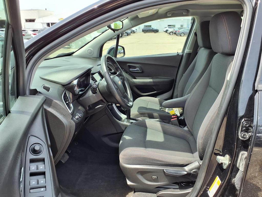 Thumbnail: 2019 Chevrolet Trax - 10