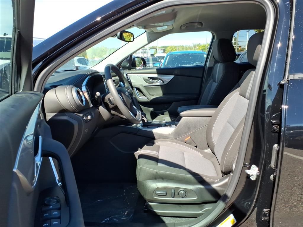 Thumbnail: 2025 Chevrolet Blazer - 8