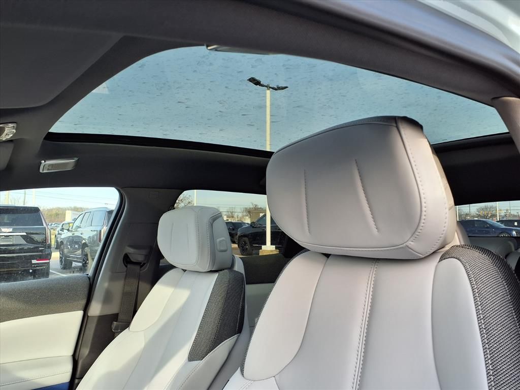 Thumbnail: 2026 Cadillac Optiq - 20