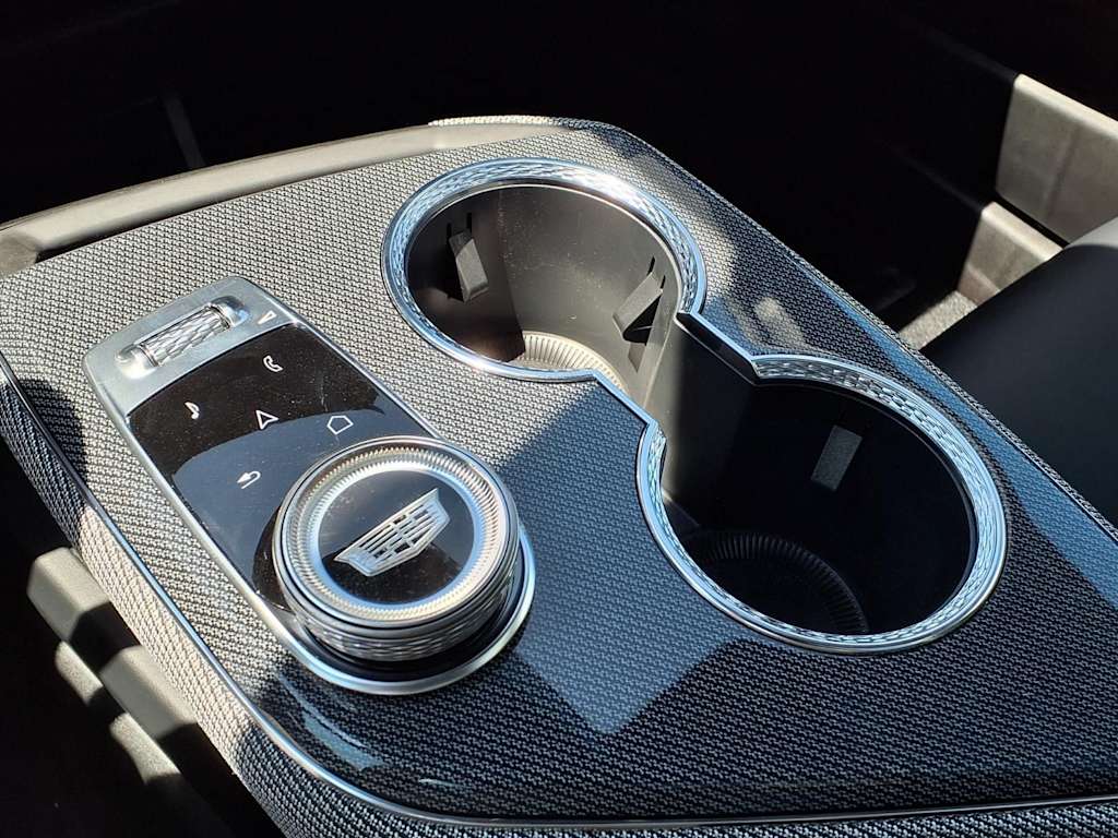 Thumbnail: 2027 Cadillac Optiq - 10