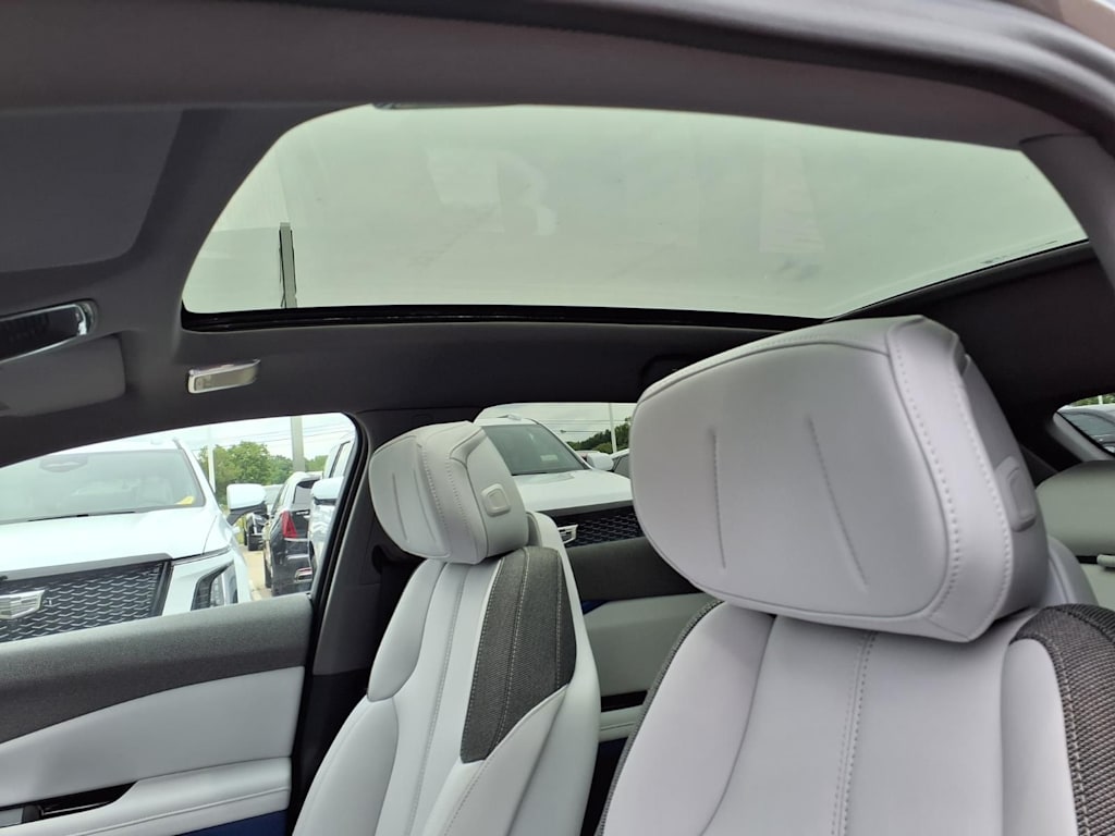 Thumbnail: 2027 Cadillac Optiq - 19