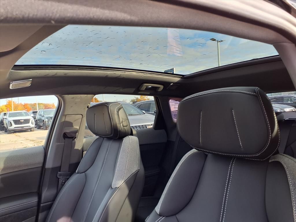 Thumbnail: 2026 Cadillac Optiq - 18