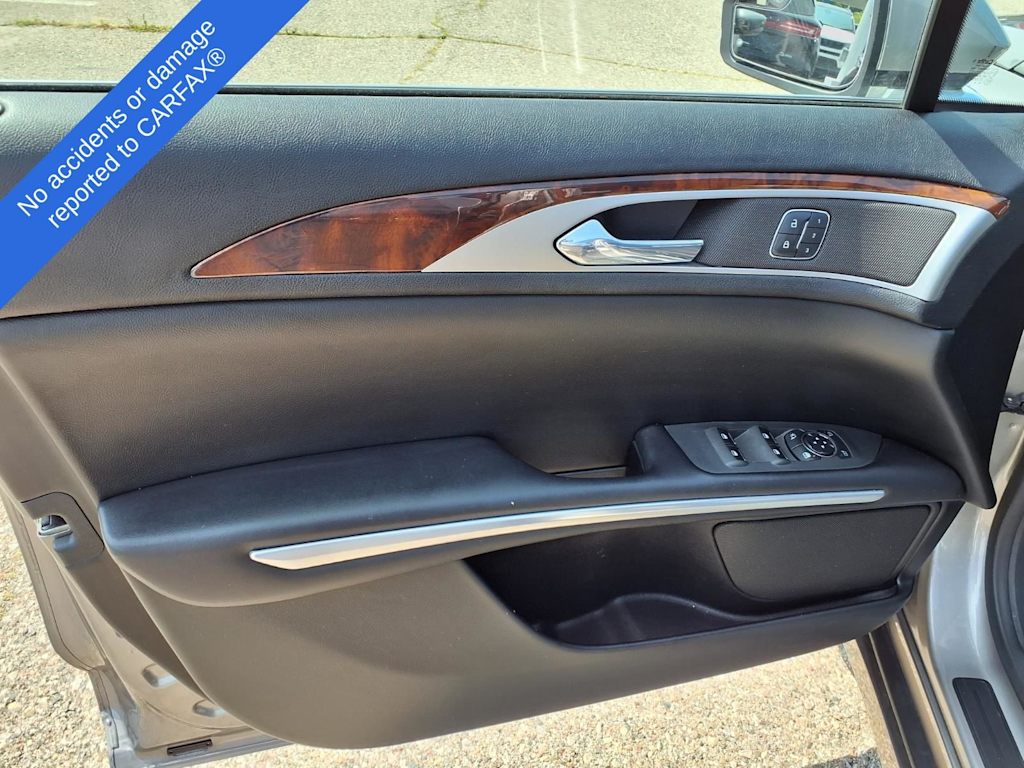 Thumbnail: 2016 Lincoln MKZ - 18