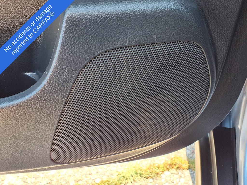 Thumbnail: 2012 Nissan Versa - 19