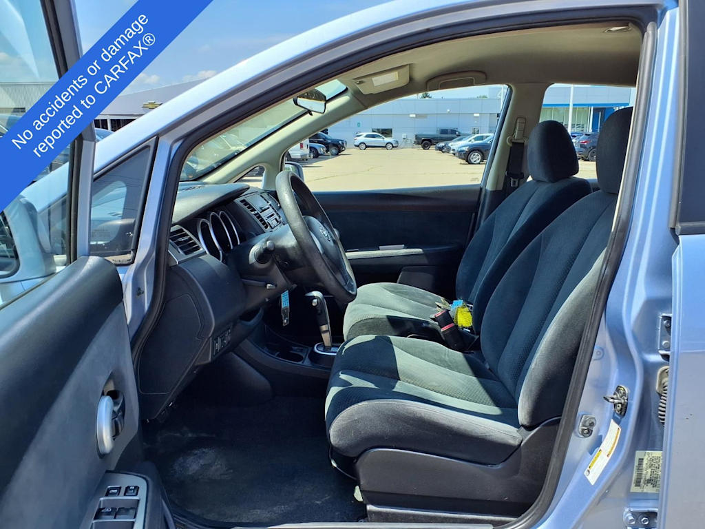Thumbnail: 2012 Nissan Versa - 9