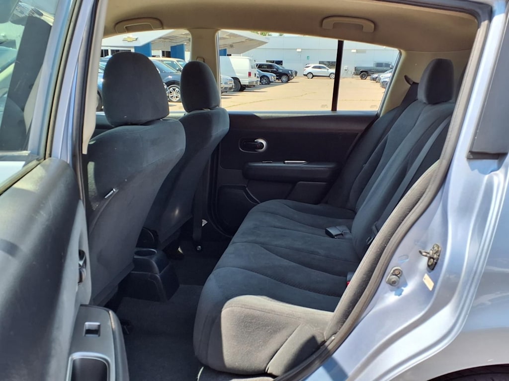 Thumbnail: 2012 Nissan Versa - 10