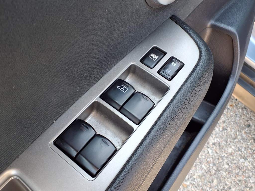 Thumbnail: 2012 Nissan Versa - 19
