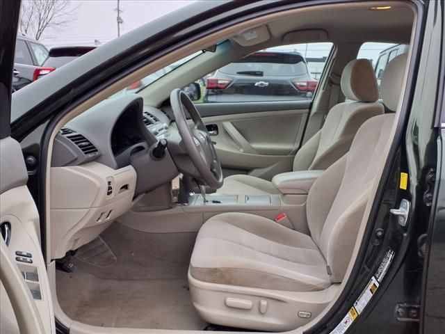 2011 Toyota Camry LE 9