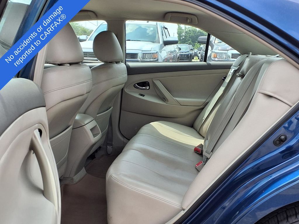 Thumbnail: 2011 Toyota Camry - 10