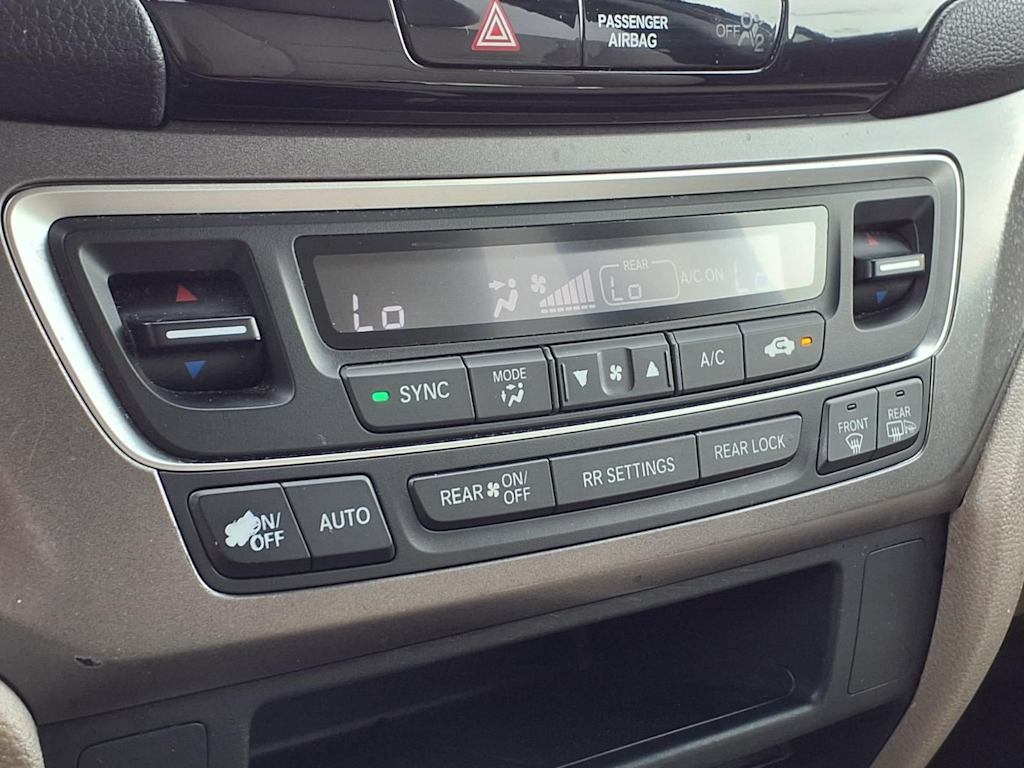 Thumbnail: 2016 Honda Pilot - 25
