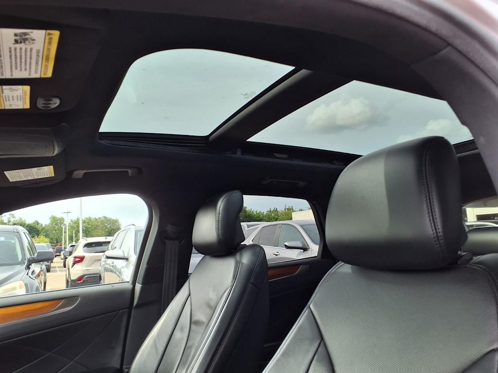 Thumbnail: 2016 Lincoln MKC - 22