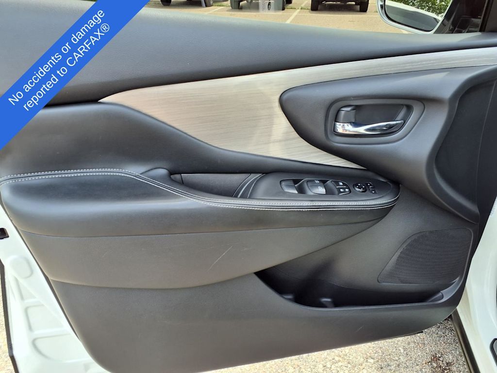 Thumbnail: 2015 Nissan Murano - 18