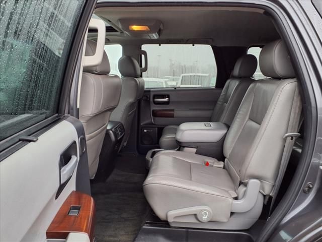 2016 Toyota Sequoia Platinum 10