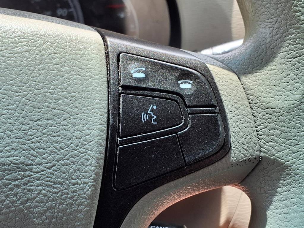 Thumbnail: 2012 Toyota Sienna - 25