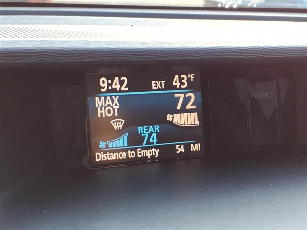 Thumbnail: 2013 Toyota Sienna - 26