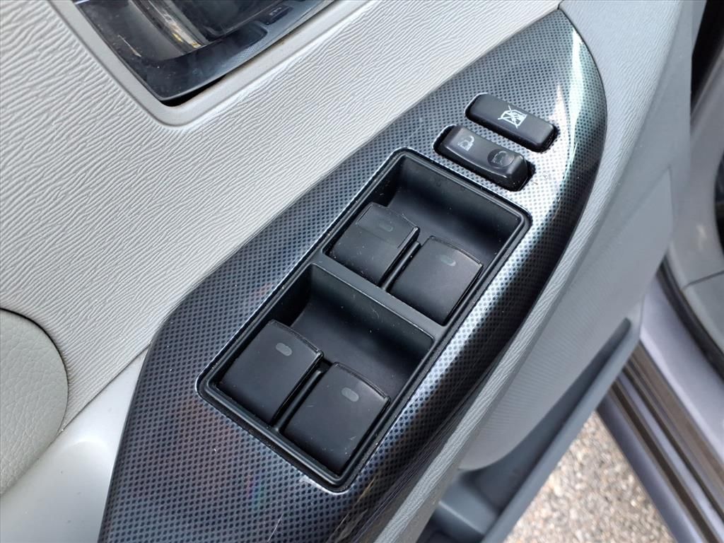 Thumbnail: 2013 Toyota Sienna - 19