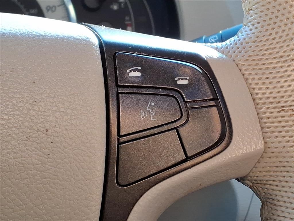 Thumbnail: 2013 Toyota Sienna - 29