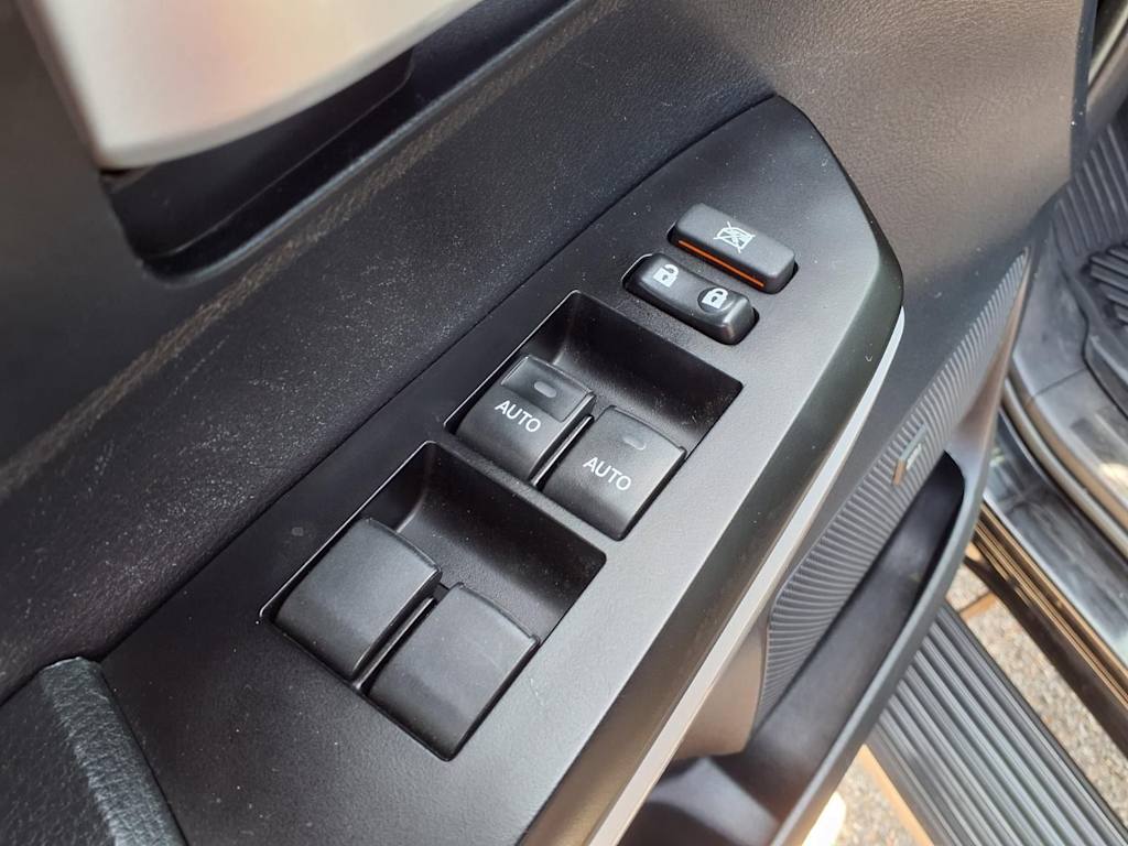 Thumbnail: 2018 Toyota Tundra - 19