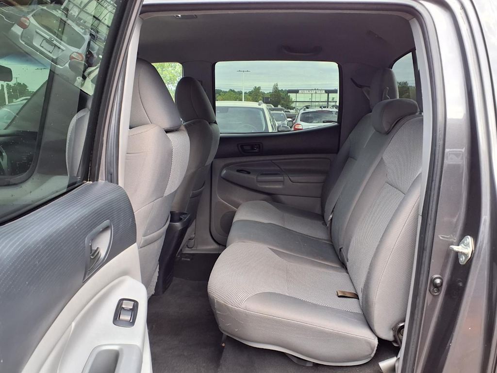 Thumbnail: 2015 Toyota Tacoma - 11