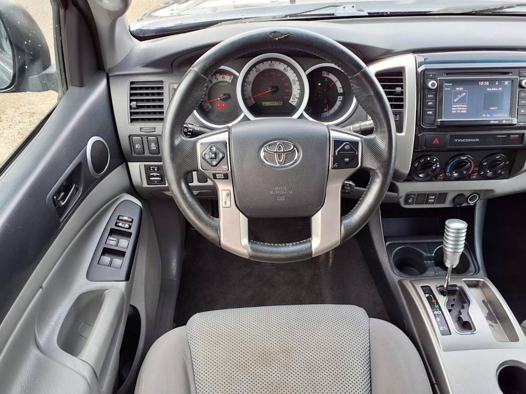 Thumbnail: 2015 Toyota Tacoma - 8