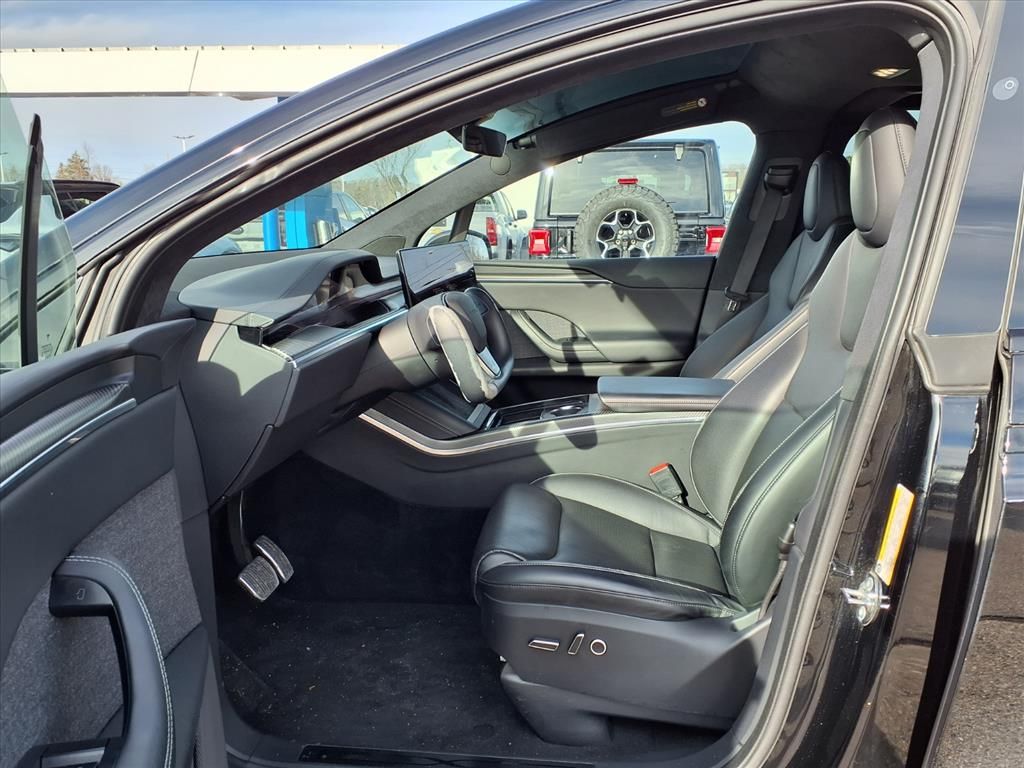 Thumbnail: 2022 Tesla Model X - 9