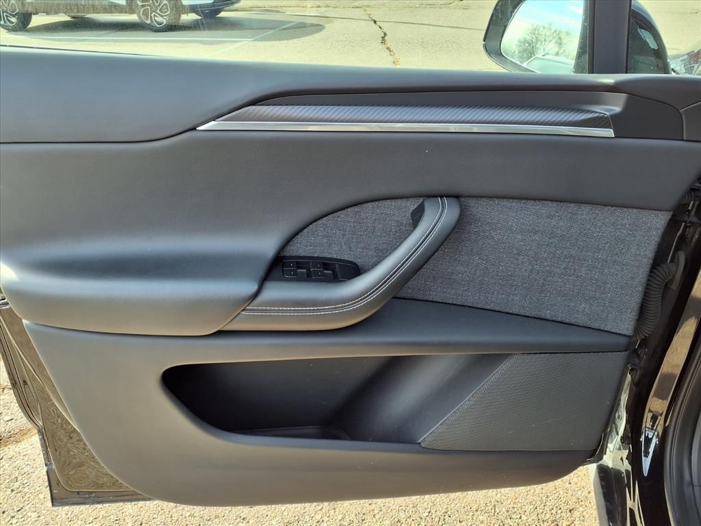 Thumbnail: 2022 Tesla Model X - 18