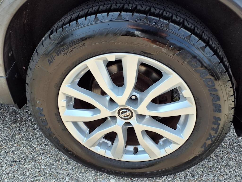 Thumbnail: 2017 Nissan Rogue - 8