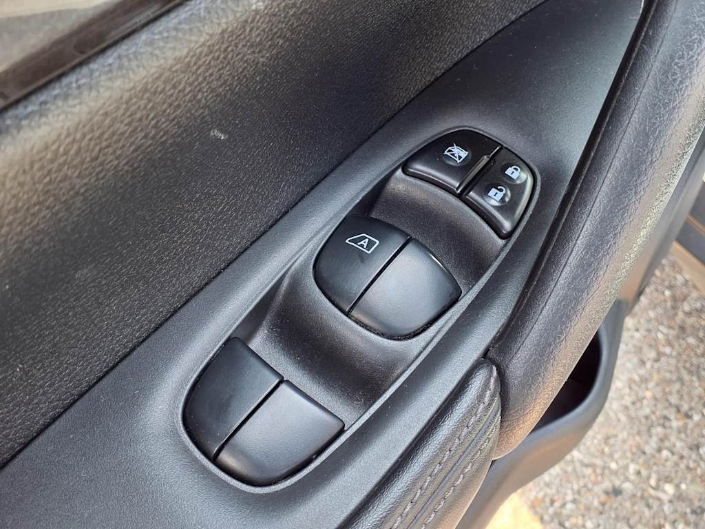 Thumbnail: 2017 Nissan Rogue - 20