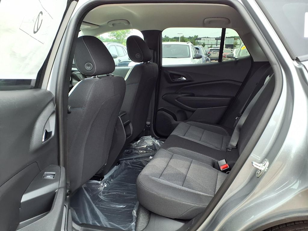 Thumbnail: 2026 Chevrolet Trax - 9