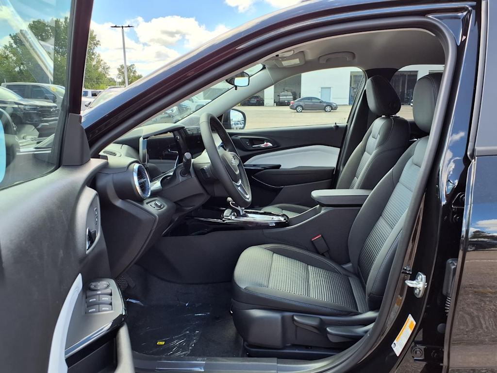 Thumbnail: 2026 Chevrolet Trax - 7