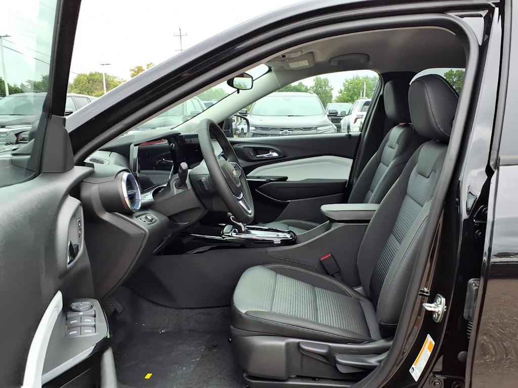 Thumbnail: 2026 Chevrolet Trax - 8