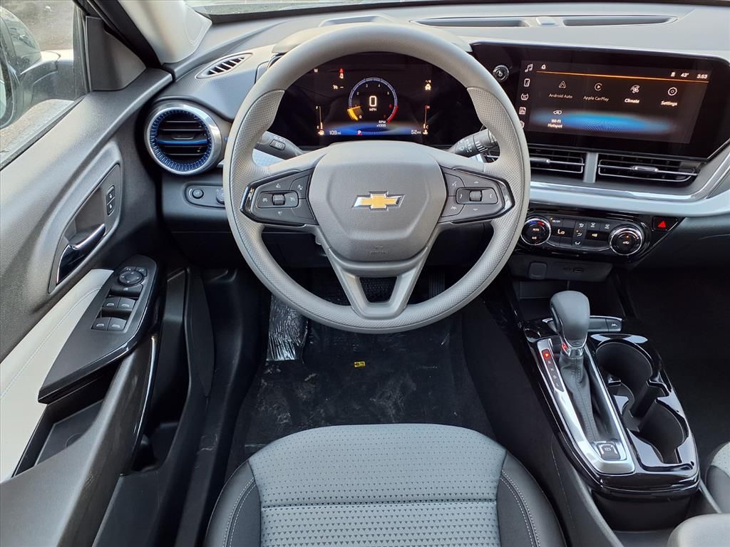 Thumbnail: 2026 Chevrolet Trax - 8