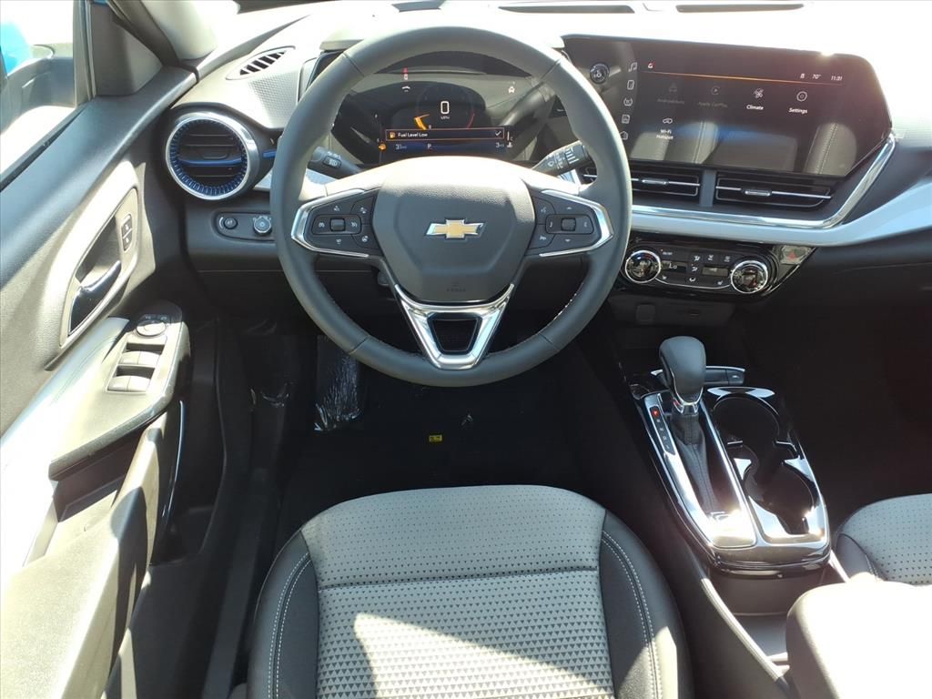 Thumbnail: 2025 Chevrolet Trax - 8