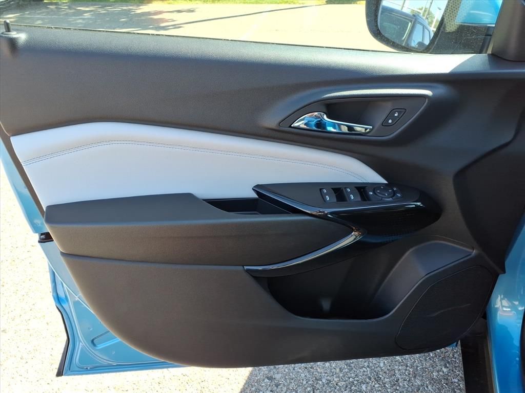 Thumbnail: 2025 Chevrolet Trax - 16