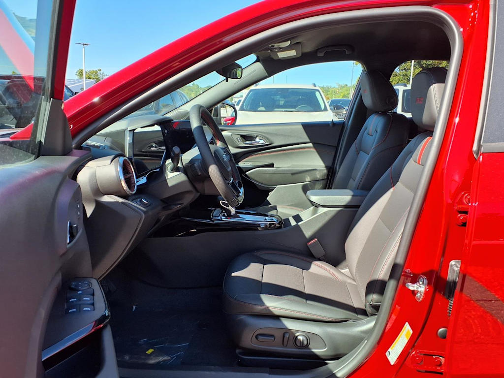 Thumbnail: 2026 Chevrolet Trax - 8