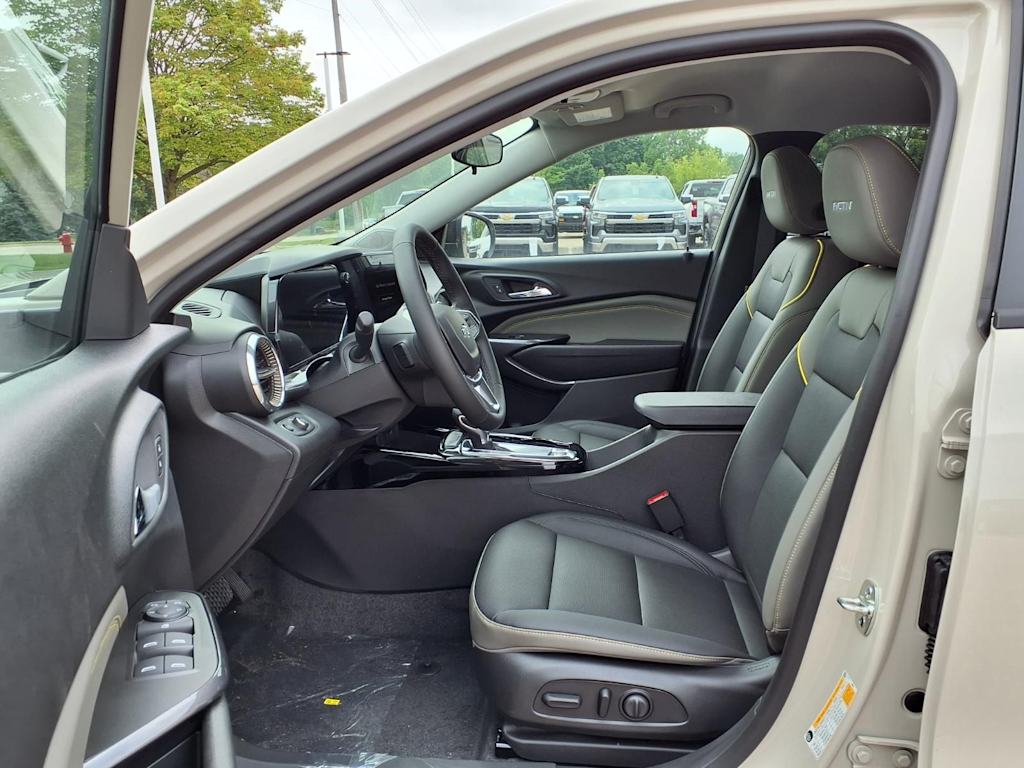 Thumbnail: 2026 Chevrolet Trax - 9