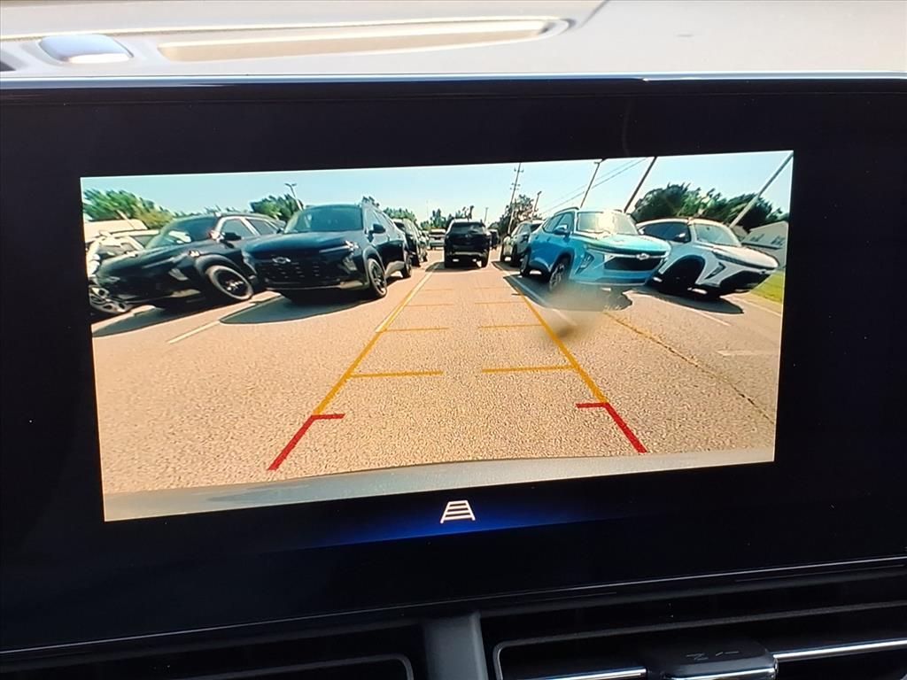 Thumbnail: 2025 Chevrolet Trax - 23