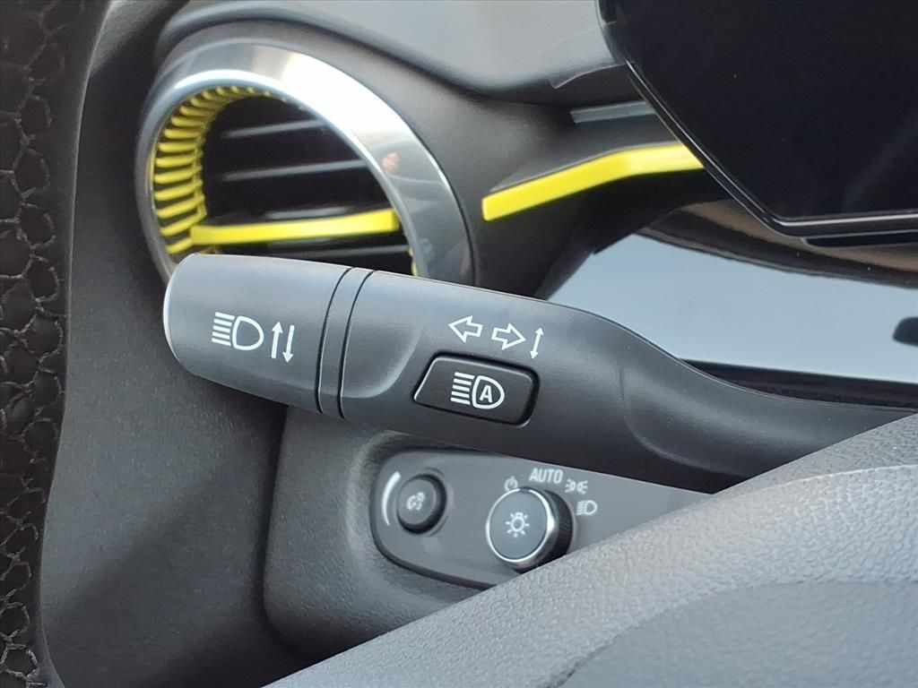 Thumbnail: 2025 Chevrolet Trax - 20