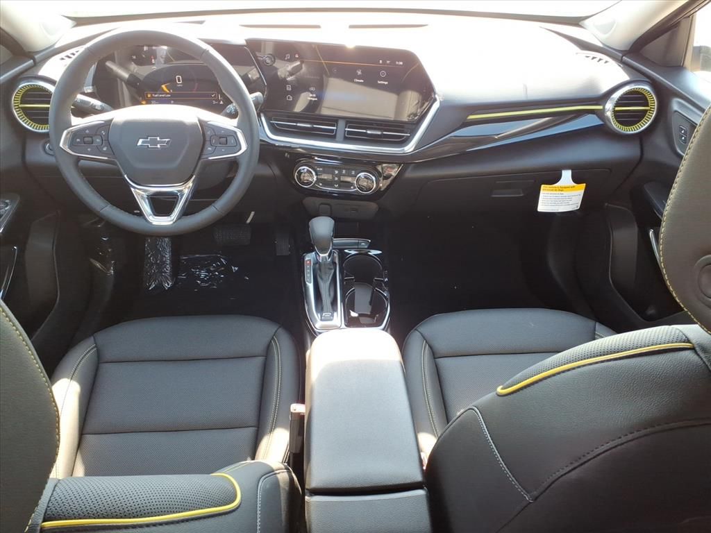 Thumbnail: 2025 Chevrolet Trax - 2