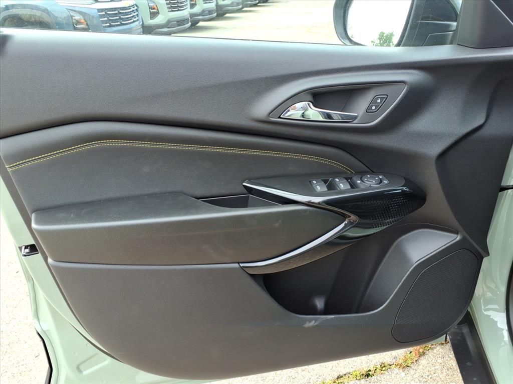 Thumbnail: 2026 Chevrolet Trax - 17