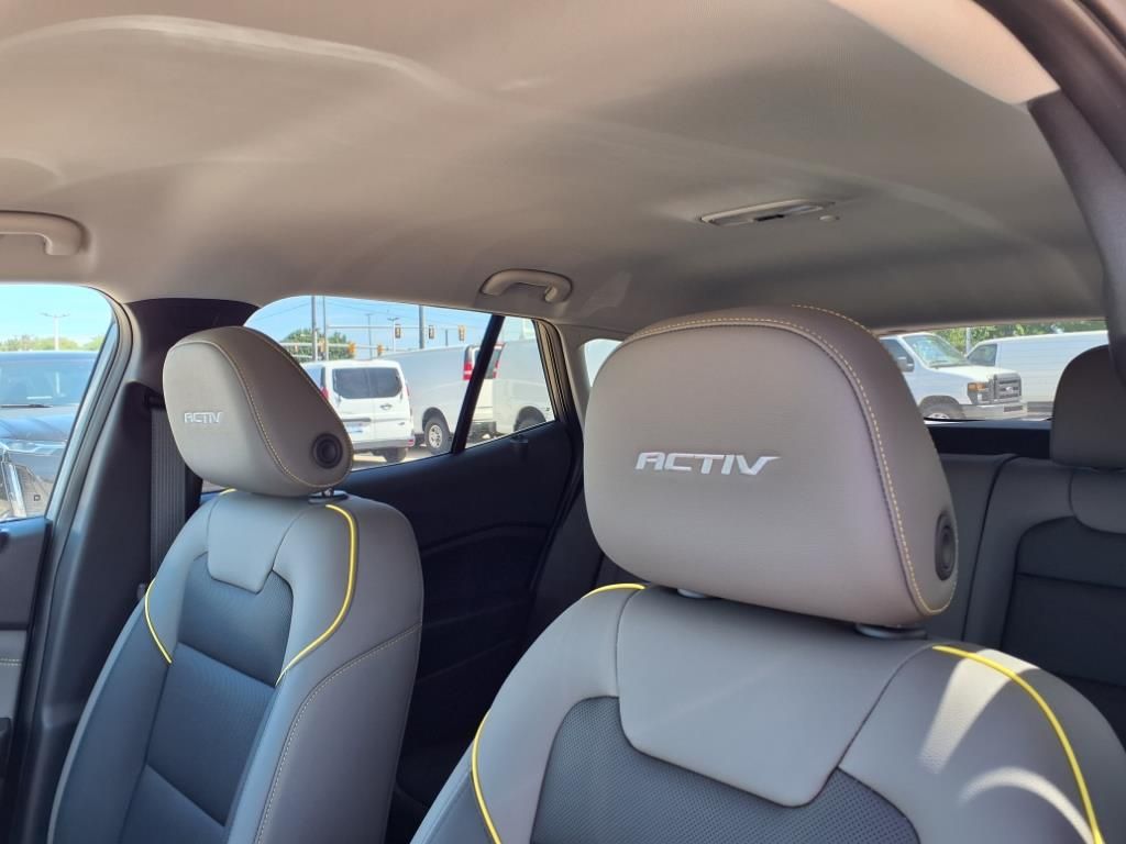 Thumbnail: 2025 Chevrolet Trax - 10