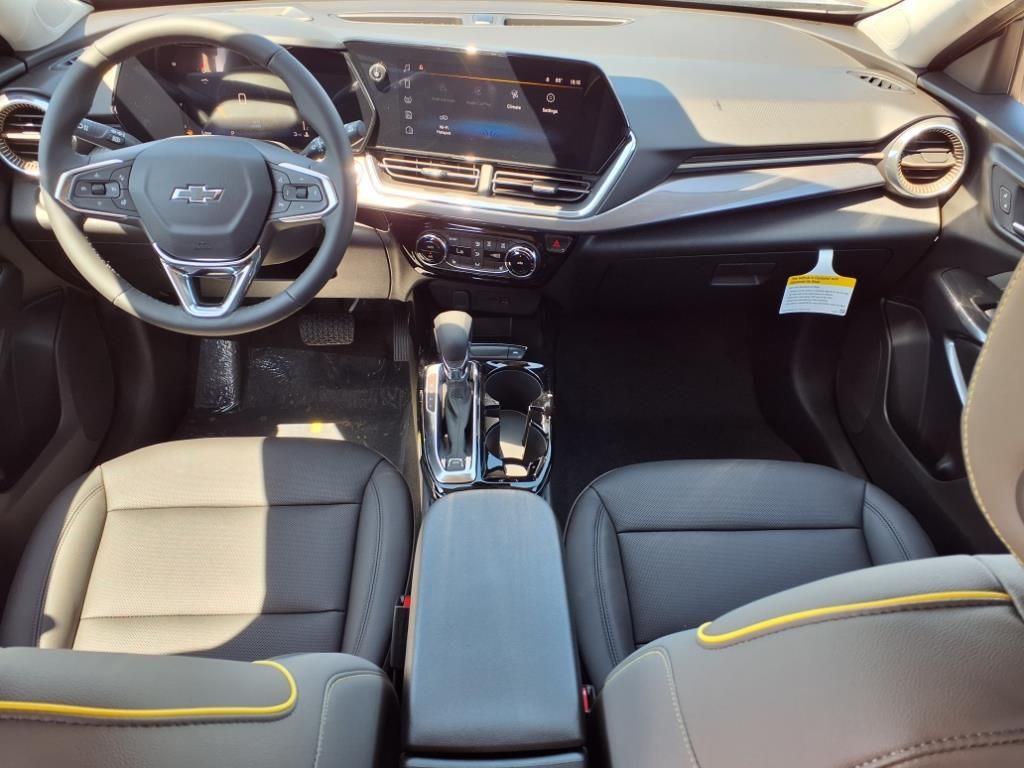 Thumbnail: 2025 Chevrolet Trax - 2