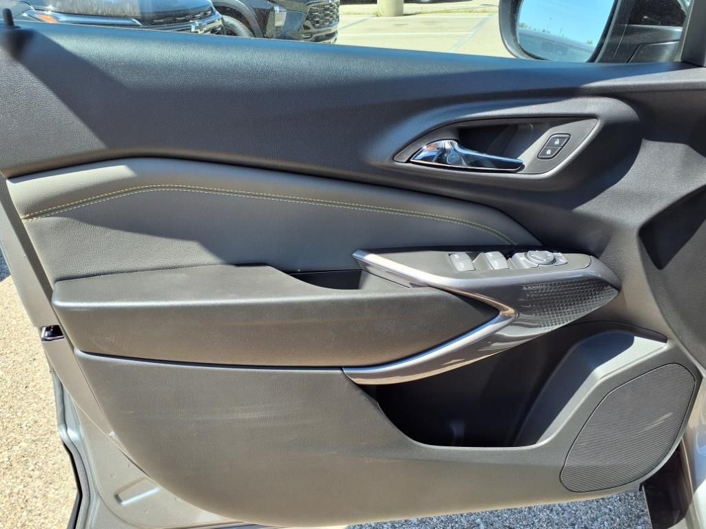 Thumbnail: 2025 Chevrolet Trax - 17