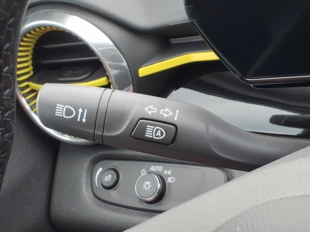 Thumbnail: 2025 Chevrolet Trax - 17