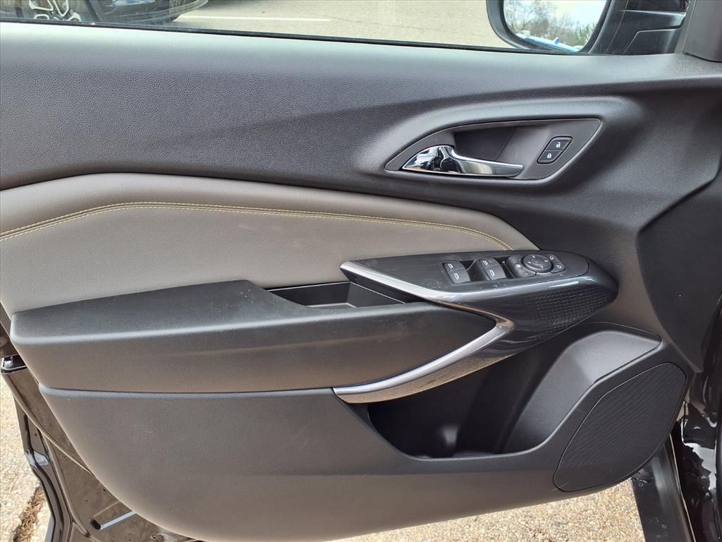 Thumbnail: 2026 Chevrolet Trax - 15