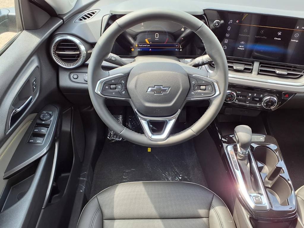 Thumbnail: 2026 Chevrolet Trax - 8