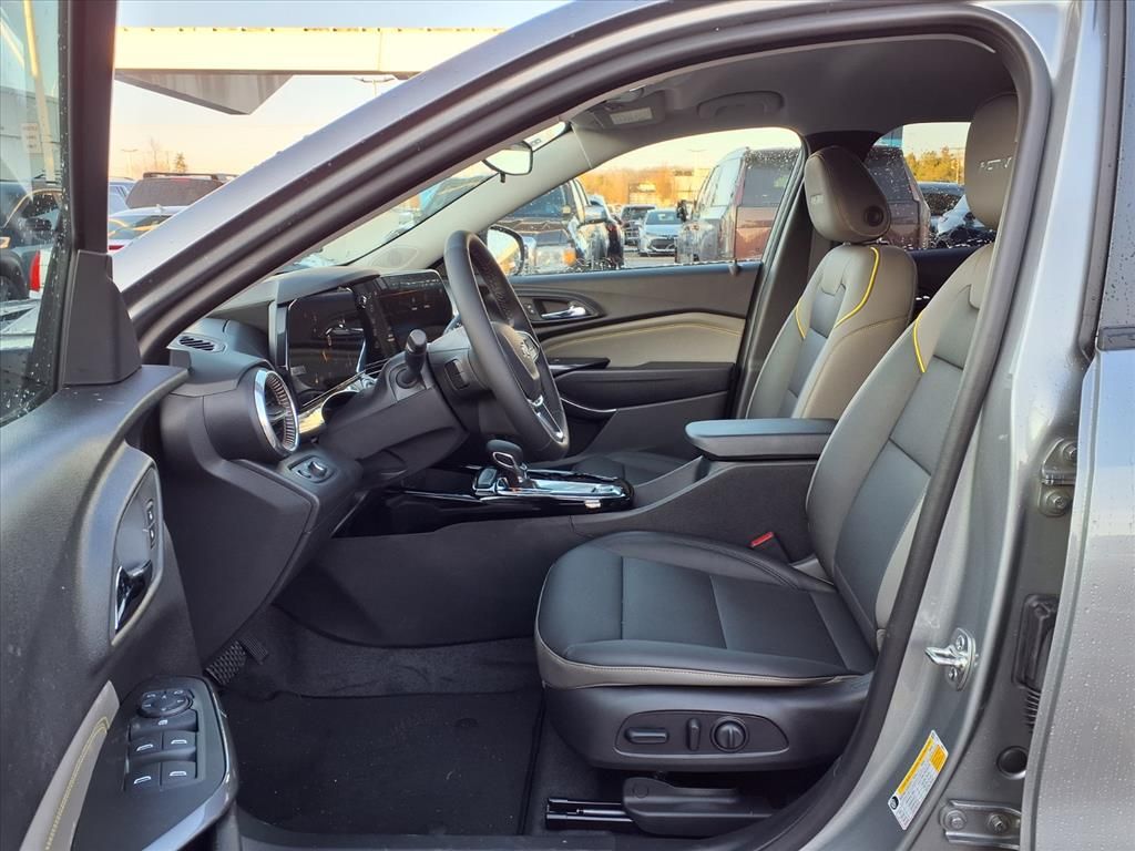 Thumbnail: 2026 Chevrolet Trax - 9