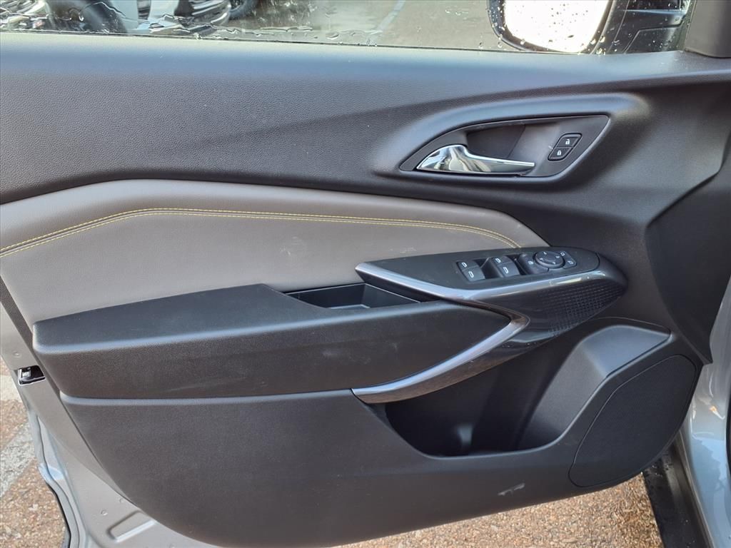 Thumbnail: 2026 Chevrolet Trax - 17