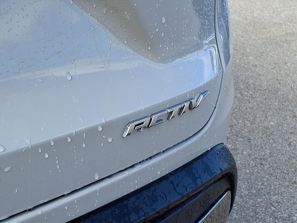 Thumbnail: 2026 Chevrolet Trax - 6